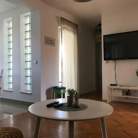 Papalinna Centar Apartment *